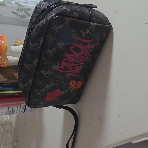 Coach Boxy 20 Cosmetic Makeup Case 20 Black Grey Jay S - Picture 2 of 7